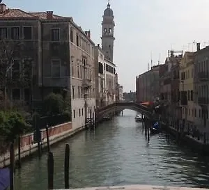 https://al-bailo-di-venezia.hotelinveneto.com